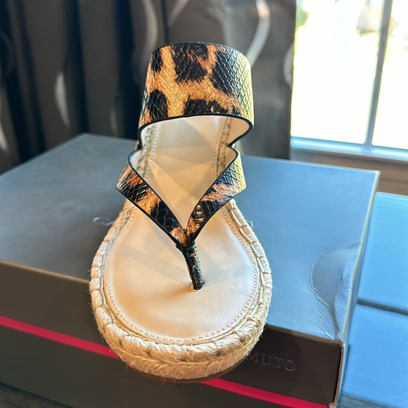 Vince Camuto wedge Sandals - Picture 2 of 4